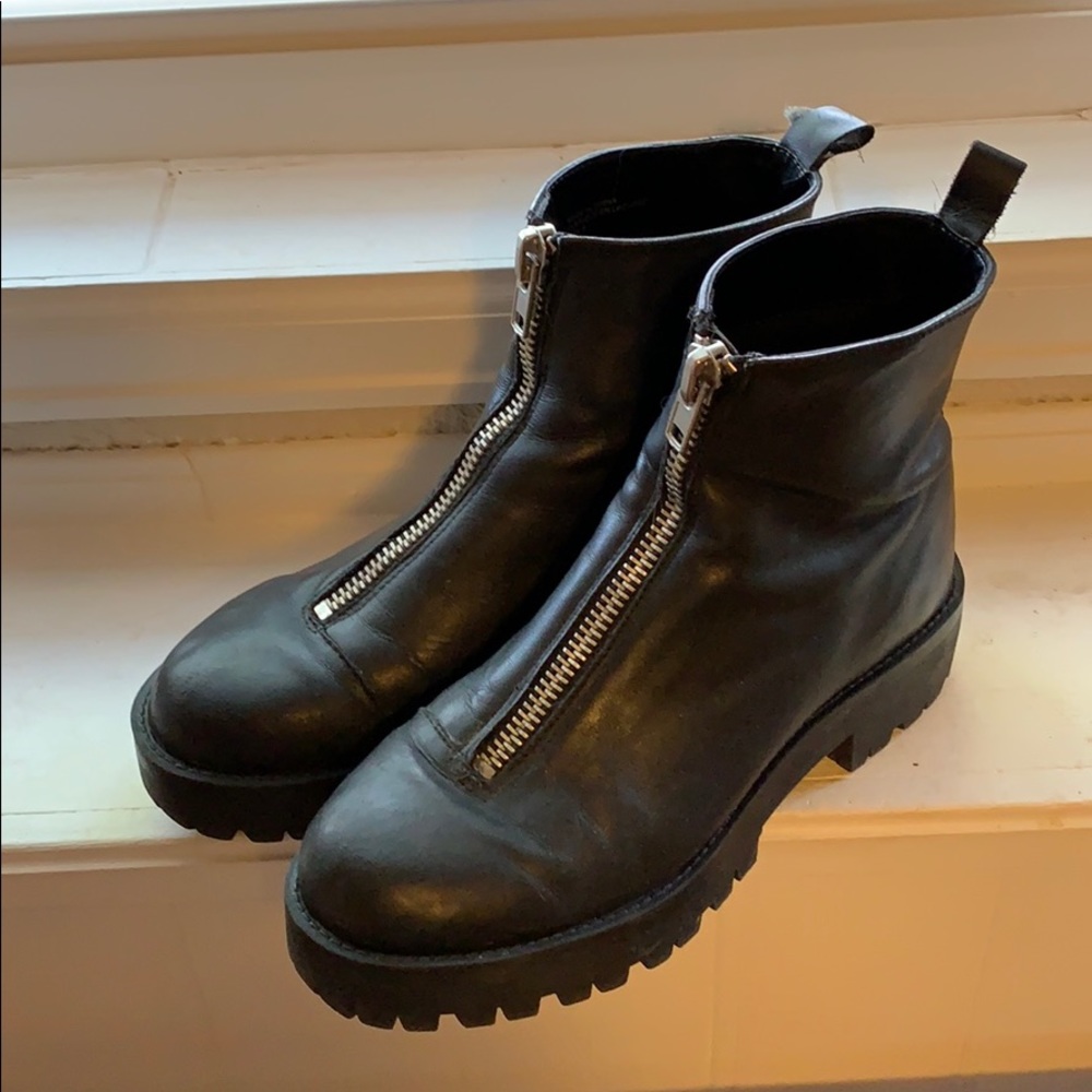 UO Cleo Front Zip Boots (SOLD OUT)